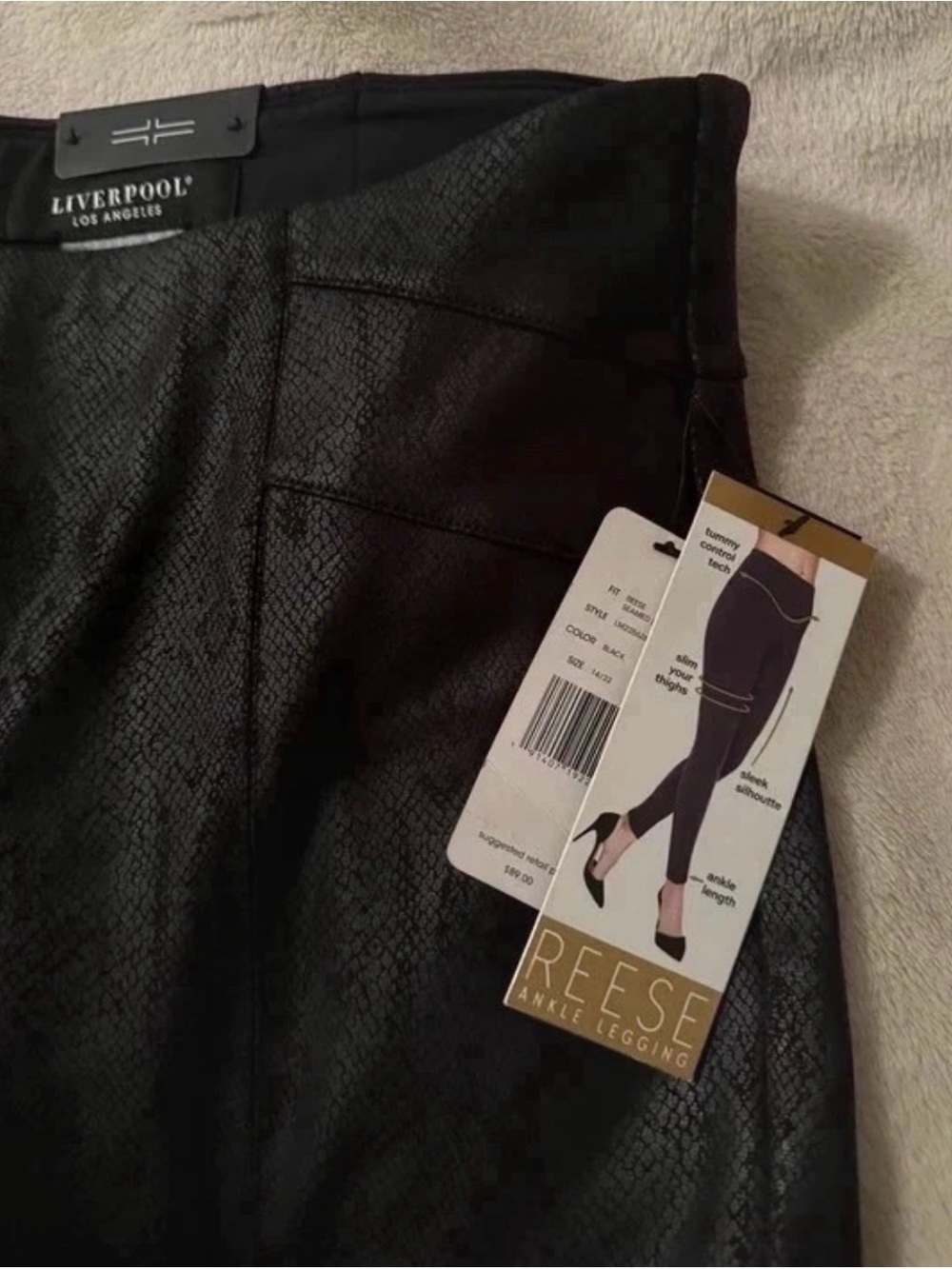 Liverpool Reese Ankle Legging - Black Textured